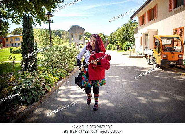 Reportage in the Aigues-Vertes village in Switzerland, whose inhabitants all suffer from mental handicap. The Aigues-Vertes Foundation was founded in 1961 and...