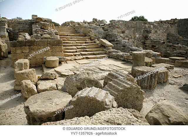 Remains of columns and capitals of the ancient Roman temple, Carteia Archaeological, San Roque, Cádiz, Andalucia, España