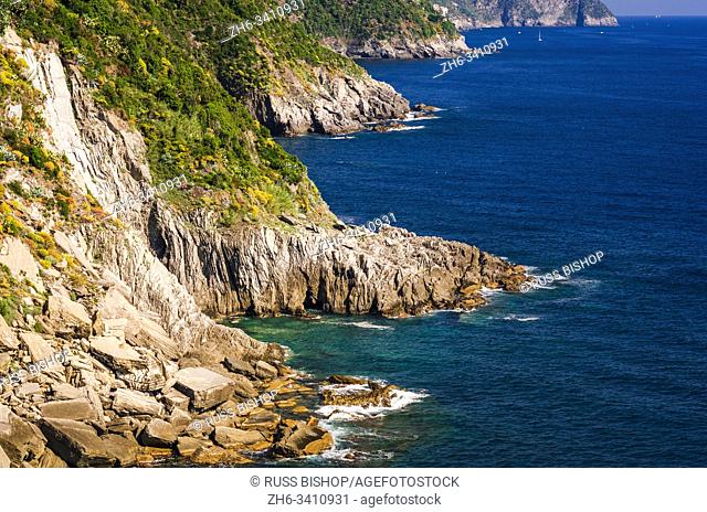 The rugged Ligurian Coast south of Vernazza, Cinque Terre, Liguria, Italy