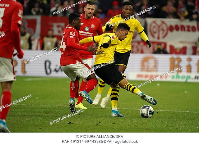 14 December 2019, Rhineland-Palatinate, Mainz: Soccer: Bundesliga, FSV Mainz 05 - Borussia Dortmund, 15th matchday in the Opel Arena