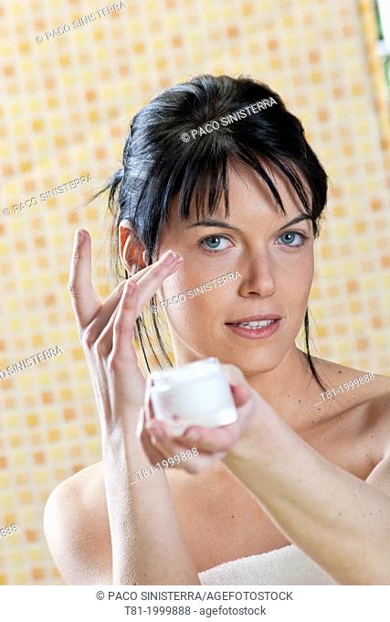 Model and face cream