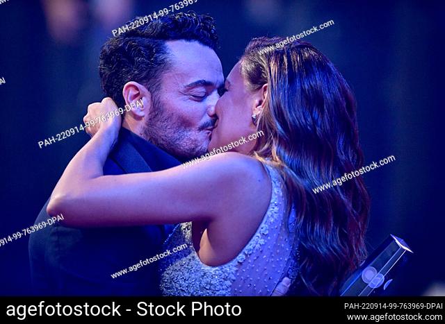 14 September 2022, North Rhine-Westphalia, Cologne: Singer and presenter Giovanni Zarrella is delighted to receive the award in the category ""Best Individual...