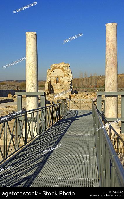 Ruins, Castilla-La, Procedencia de las Columnas, Carranque Archaeological Park, Toledo, Castilla-La Mancha, Castilla, Spain, Europe
