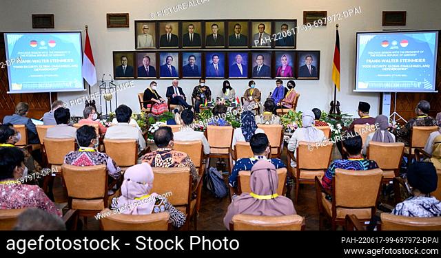 17 June 2022, Indonesia, Yogyakarta: Federal President Frank-Walter Steinmeier (2nd from left) takes part in a discussion on food security at Universitas Gadjah...