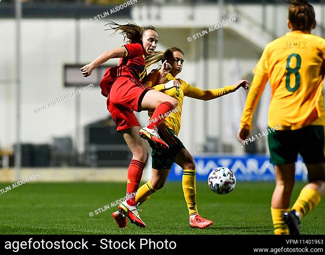 Belgium's Sari Kees and Kayleigh Green of Wales fight for the ball during the match Belgium vs Wales, second match of Belgium's national women's soccer team the...