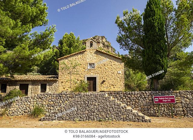 Ermita de Sant Llorenç, construida en el siglo XIII, municipio de Escorca, Paraje natural de la Serra de Tramuntana, Mallorca, balearic islands, Spain