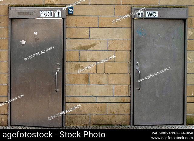 19 February 2020, Saxony-Anhalt, Magdeburg: The doors of a public toilet at the Dommuseum. Photo: Klaus-Dietmar Gabbert/dpa-Zentralbild/ZB