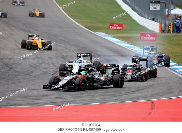 31.07.2016 - Race, Nico Hulkenberg (GER) Sahara Force India F1 VJM09 and Felipe Massa (BRA) Williams FW38 and Jenson Button (GBR) McLaren Honda MP4-31