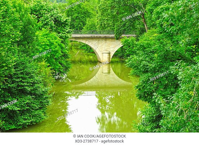 bridge over River Dropt on highway D933 at Eymet, Dordogne Department, Aquitaine, France