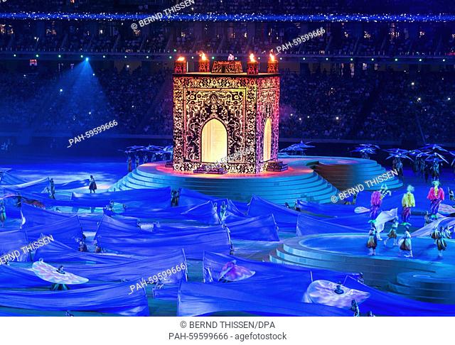 Actors perform during the Closing Ceremony at the Baku 2015 European Games in Baku, Azerbaijan, 28 June 2015. Photo: Bernd Thissen/dpa | usage worldwide