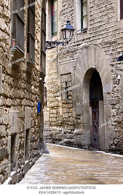 Jewry Street or call, with the entrance to the ancient synagogue of Barcelona - Ciutat Vella - Catalonia - Cataluña - Spain