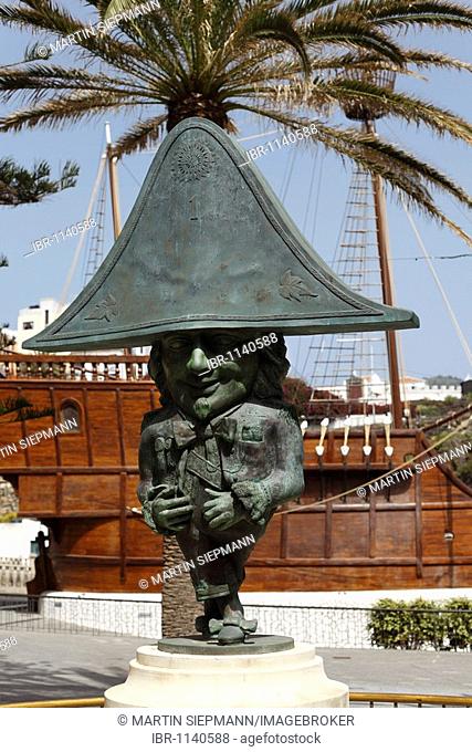 Bronze dwarf figure in front of Santa Maria, Plaza Alameda, Santa Cruz de la Palma, La Palma, Canary Islands, Spain