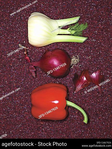 Fennel bulb, red onion, red pepper