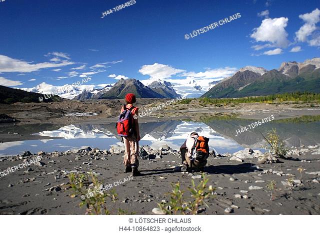 Wanderer am Kennicott Gletscher, McCarthy, Wrangell- Saint Elias National Park, Alaska