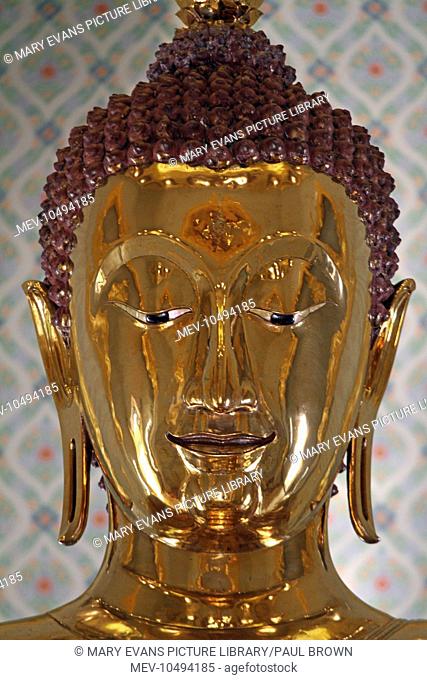 Gold Buddha statue at Wat Traimit, the Temple of the Golden Buddha in Bangkok, Thailand
