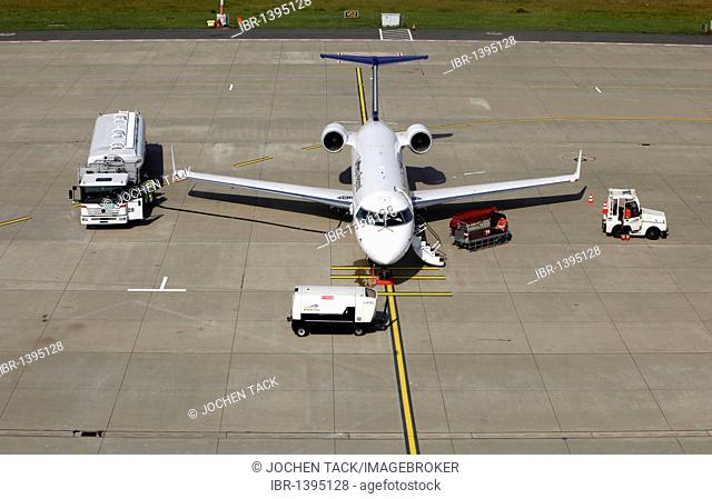 Duesseldorf International Airport, Lufthansa Regional plane on the tarmac, handling, Bombardier CRJ200, Duesseldorf, North Rhine-Westphalia, Germany, Europe