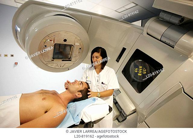 Linear accelerator, radiation therapy oncology. Hospital Universitario de Gran Canaria Doctor Negrin, Las Palmas de Gran Canaria