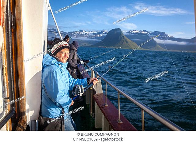 FISHERMEN ON THE WHALE WATCHING BOAT 'LAKI TOUR', GRUNDARFJORDUR, SNAEFELLSNES PENINSULA, WESTERN ICELAND, EUROPE