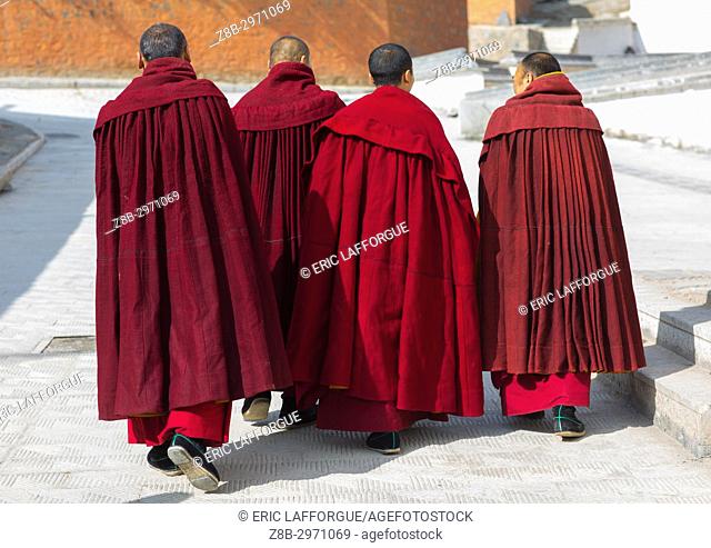 Tibetan monks of the gelug order in Labrang monastery, Gansu province, Labrang, China