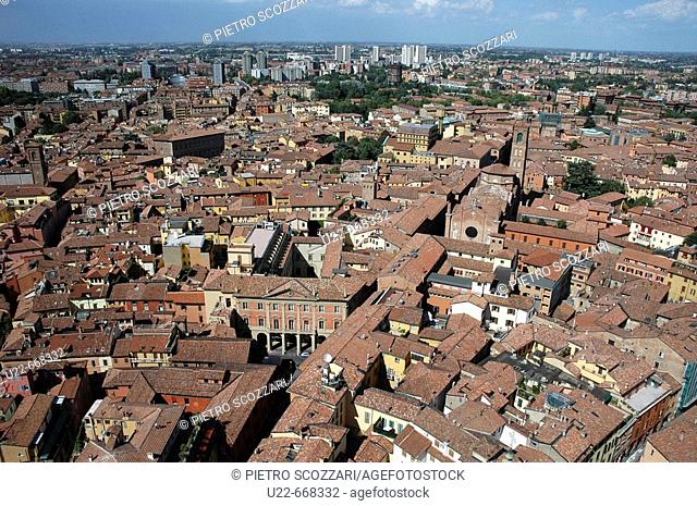 Bologna (Italy), landscape of the historical centre on via Zamboni (university area)