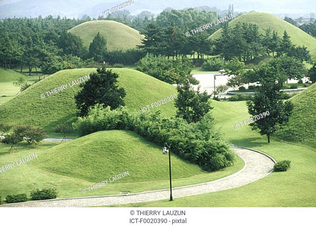 South Korea, Kyongjiu, Tumuli park