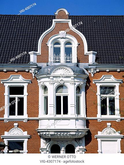 D-Recklinghausen, Ruhr area, Westphalia, North Rhine-Westphalia, NRW, Old Gallery, house facade, stucco works, oriel, oriel window - Recklinghausen