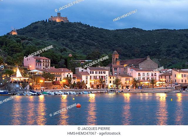 France, Pyrenees Orientales, Collioure, the Plage du Port d'Avall Beach with the view of St Elme Fort