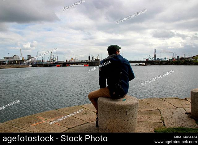 young man, dock, Quay, Dublin, Ireland