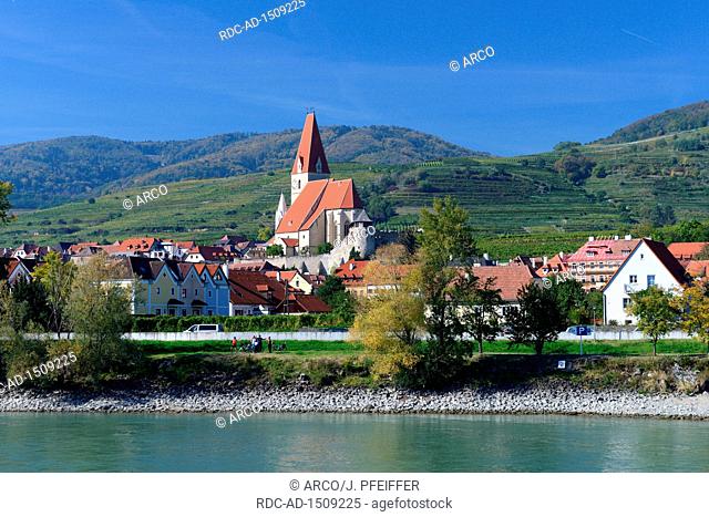 Donau, Ortsansicht Weissenkirchen in der Wachau, Wehrkirche, Wachau, Waldviertel, Niederoesterreich, Oesterreich, Europa