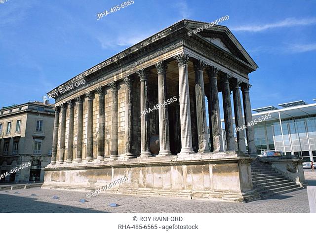 Maison Carree Temple in the town of Nimes, in Languedoc Roussillon, France, Europe