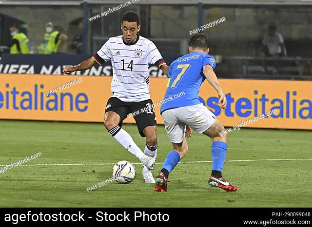 Jamal MUSIALA (GER), action, duels versus Alessandro FLORENZI (ITA). Football UEFA Nations League, group phase 1.matchday Italy (ITA) - Germany (GER) 1-1