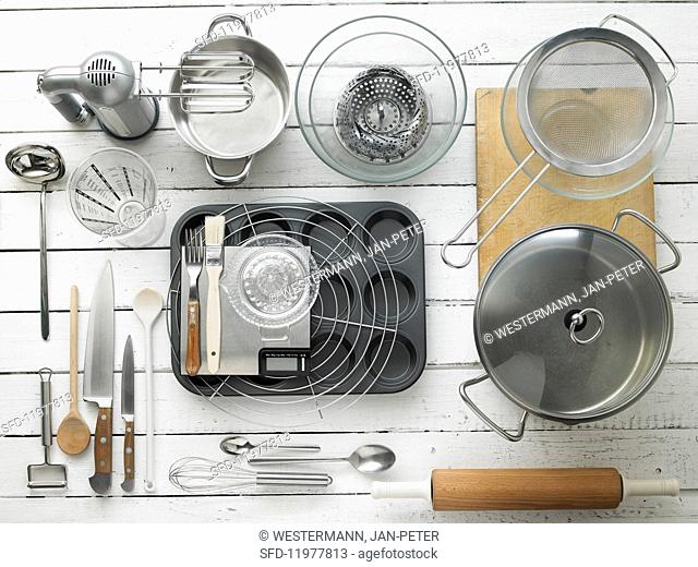 Kitchen utensils for making tartlets and asparagus