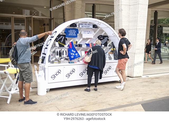 A kiosk selling souvenirs and other paraphernalia in Lincoln Center in New York on Saturday, July 29, 2017. (© Richard B. Levine)