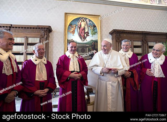 Pope Francis received this morning in audience: - SELF. Mons. Alejandro Arellano Cedillo, Dean of the Tribunal of the Roman Rota; - Members of the College of...