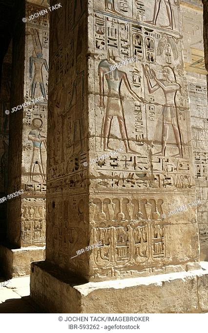 Hieroglyphs, Medinet Habu, Mortuary Temple of Ramesses III, West Thebes, Luxor, Egypt, Africa