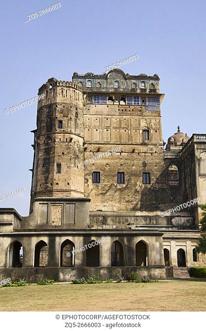 Exterior view of Sheesh Mahal, now converted into a hotel, Orchha, Tikamgarh District, Madhya Pradesh, India
