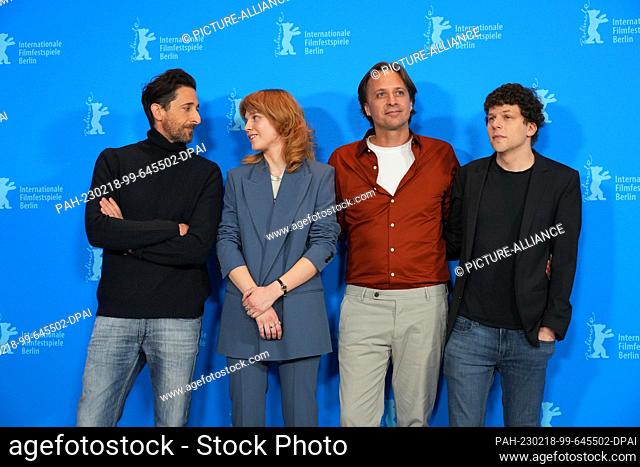 18 February 2023, Berlin: Adrien Brody (l-r), actor, Odessa Young, actress, John Trengove, director and screenwriter, and Jesse Eisenberg, actor