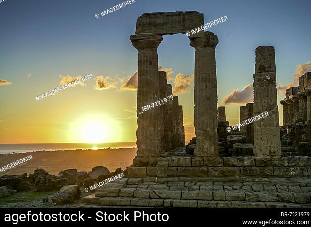 Temple of Hera, Valle dei Templi (Valley of the Temples) Archaeological Park, Agrigento, Sicily, Italy, Europe