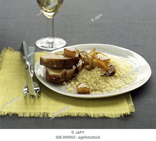 Filet mignon caramelized with pears and semolina