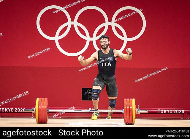 Antonino PIZZOLATO (ITA) clenches his fists determined, desperate, bronze medal, 3rd place; Weightlifting up to 81 kg / men, on July 31