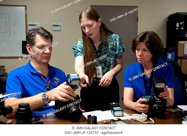 NASA astronaut Catherine Coleman (right) and European Space Agency (ESA) astronaut Paolo Nespoli, both Expedition 2627 flight engineers