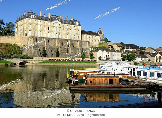 France, Sarthe, Sable sur Sarthe, the marina on the Sarthe river banks and the 18th century castle