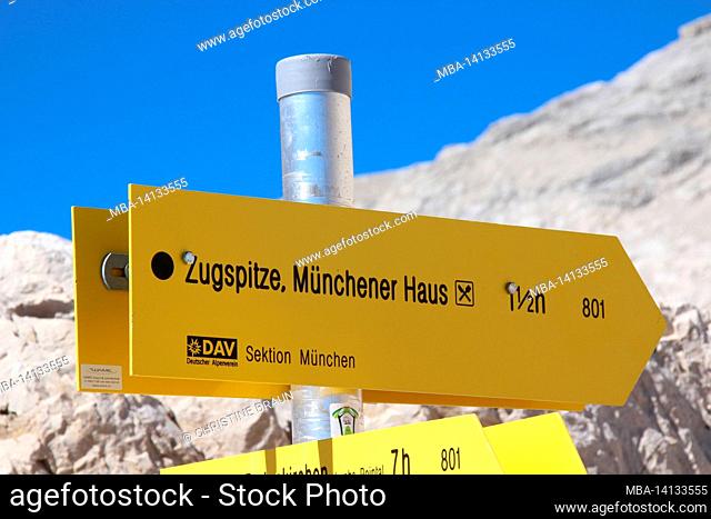 hike to zugspitze 2962 m, signpost zugspitze, munich house, wetterstein mountains garmisch-partenkirchen, upper bavaria, bavaria, southern germany, germany