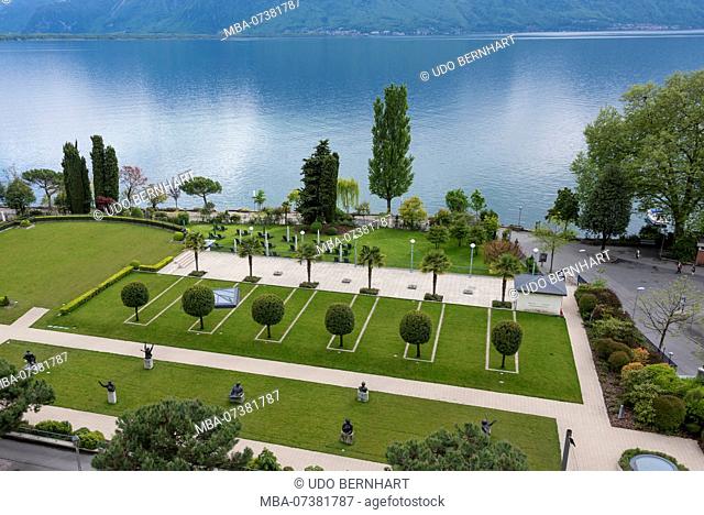 Grand Hotel 'Montreux Palace' with lakeside park, Montreux, Lake Geneva, Canton of Vaud, Western Switzerland, Switzerland