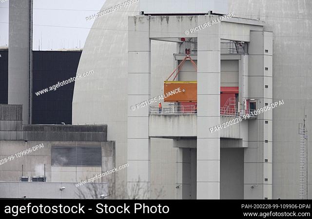 17 February 2020, Hessen, Biblis: The nuclear power plant (AKW) Biblis. Experts expect a total of six castors with radioactive waste to be transported to the...