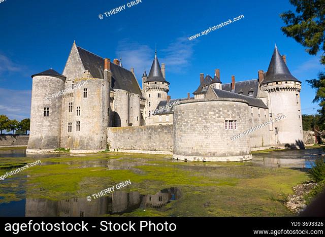 France, Loiret (45), Sully-sur-Loire, castle, on the left part called ""the Donjon"" and composed of 4 towers, on the right the part called ""small castle""...