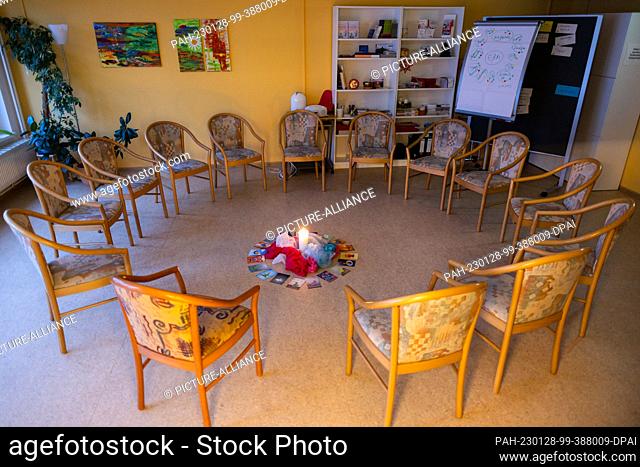 PRODUCTION - 26 January 2023, Thuringia, Weimar: The outpatient hospice and palliative counseling service at the Johanniter social counseling center offers help...