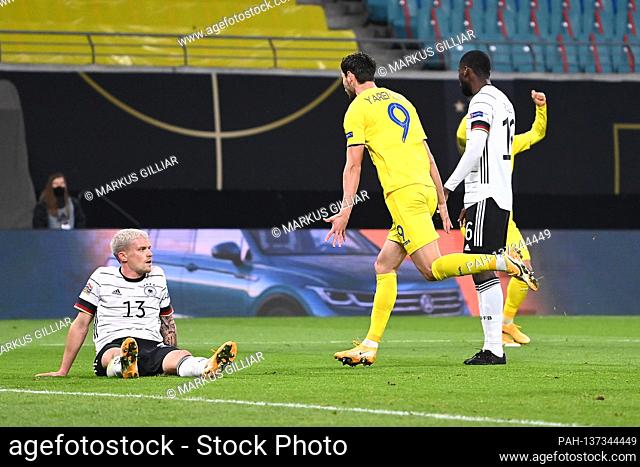 Philipp Max (Germany) disappointed, disappointment after the 0-1, goalschuetze Roman Jaremtschuk (Ukraine) cheers. GES / Football / UEFA Nations League: Germany...