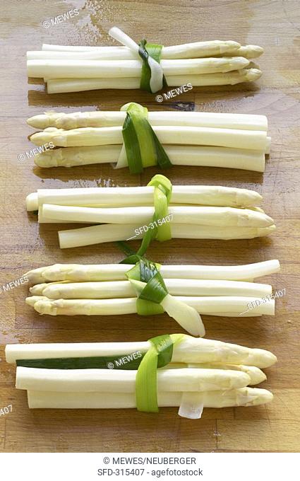 White asparagus tied in bundles