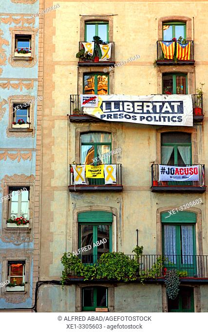 Pro-independence banners and flags in balconies, Ciutat Vella, Barcelona, Catalonia, Spain